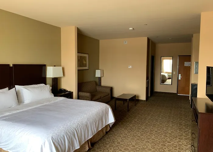Holiday Inn Express&Suites Pecos, an IHG hotel